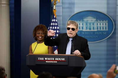 May the Force Be With You: Mark Hamill from &#039;Star Wars&#039; Makes Special Appearance at the White House